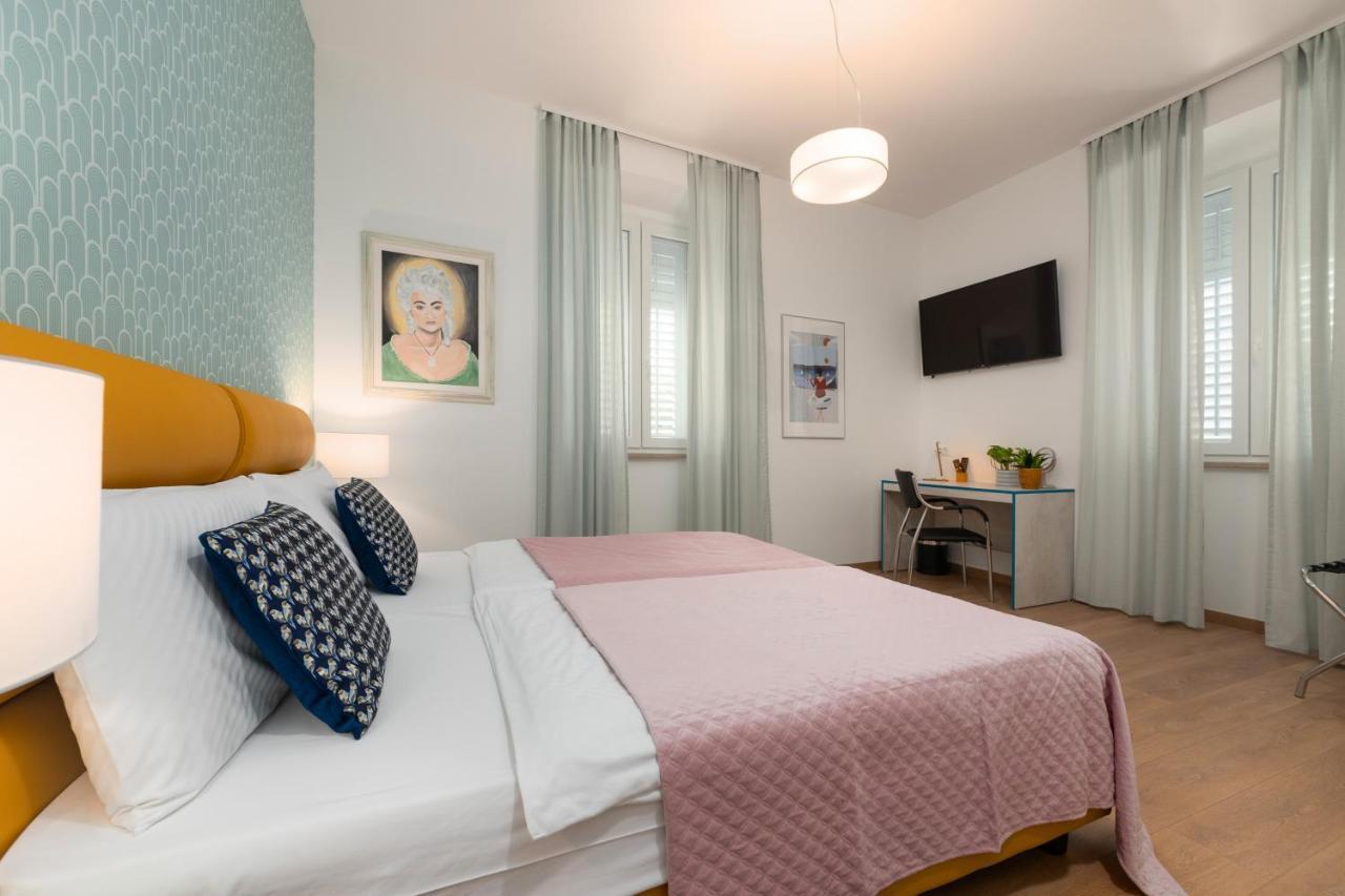 Polesana Rooms พูลา ภายนอก รูปภาพ