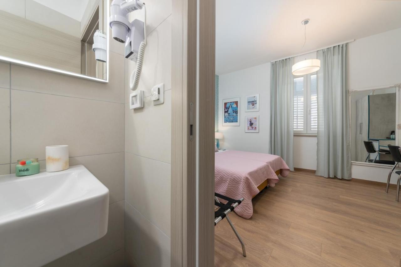 Polesana Rooms พูลา ภายนอก รูปภาพ